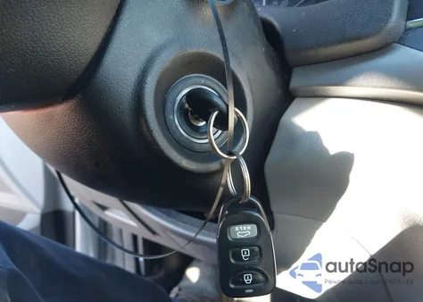 2017 Hyundai Elantra Se z USA, uszkodzony, nr VIN 5NPD74LF5HH174374